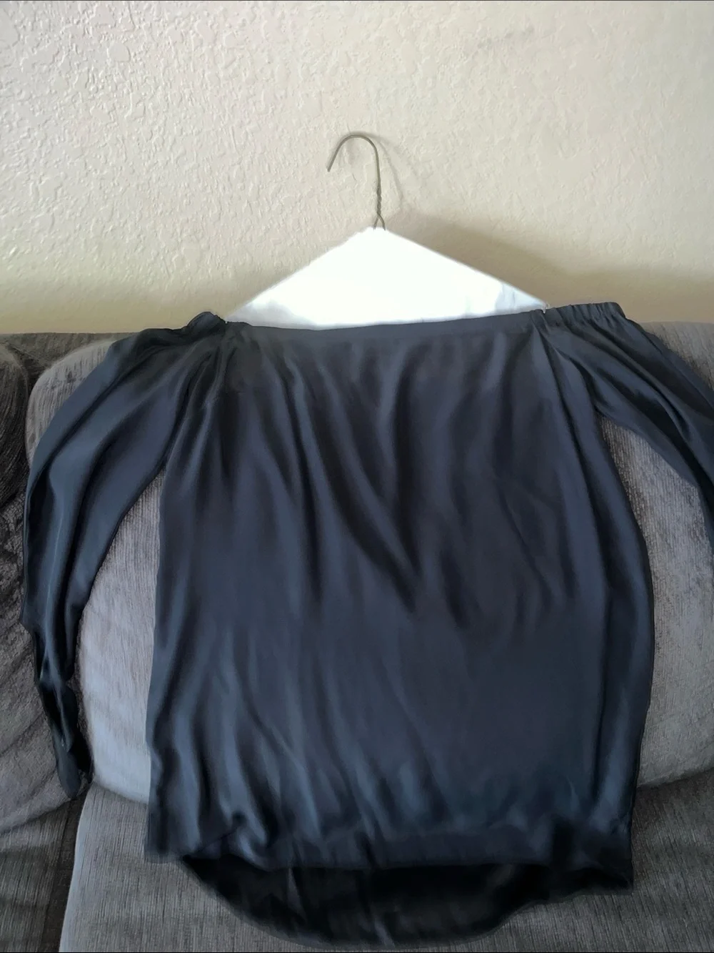 Elegant Black Midi Skirt — Sleek Minimal Design